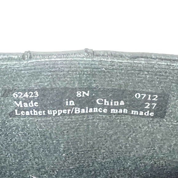 Clarks Black Leather Ankle Bootie Women's Sz 8 N Heeled Comfort Casual Zip Boots - Picture 9 of 10